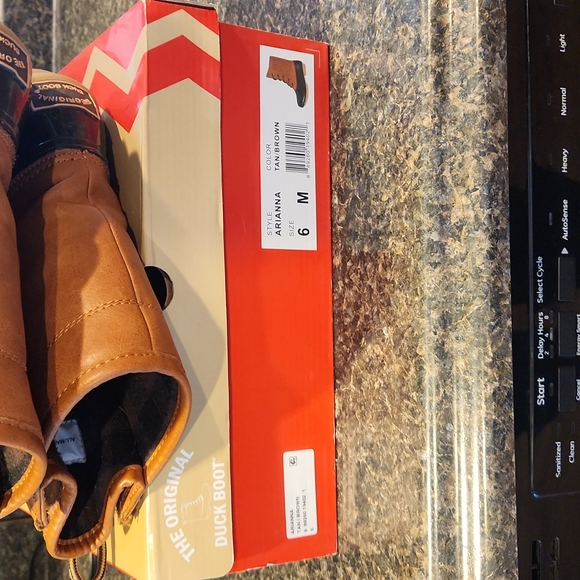Original Duck Boots, Arianna Size 6 with Box - Picture 5 of 6